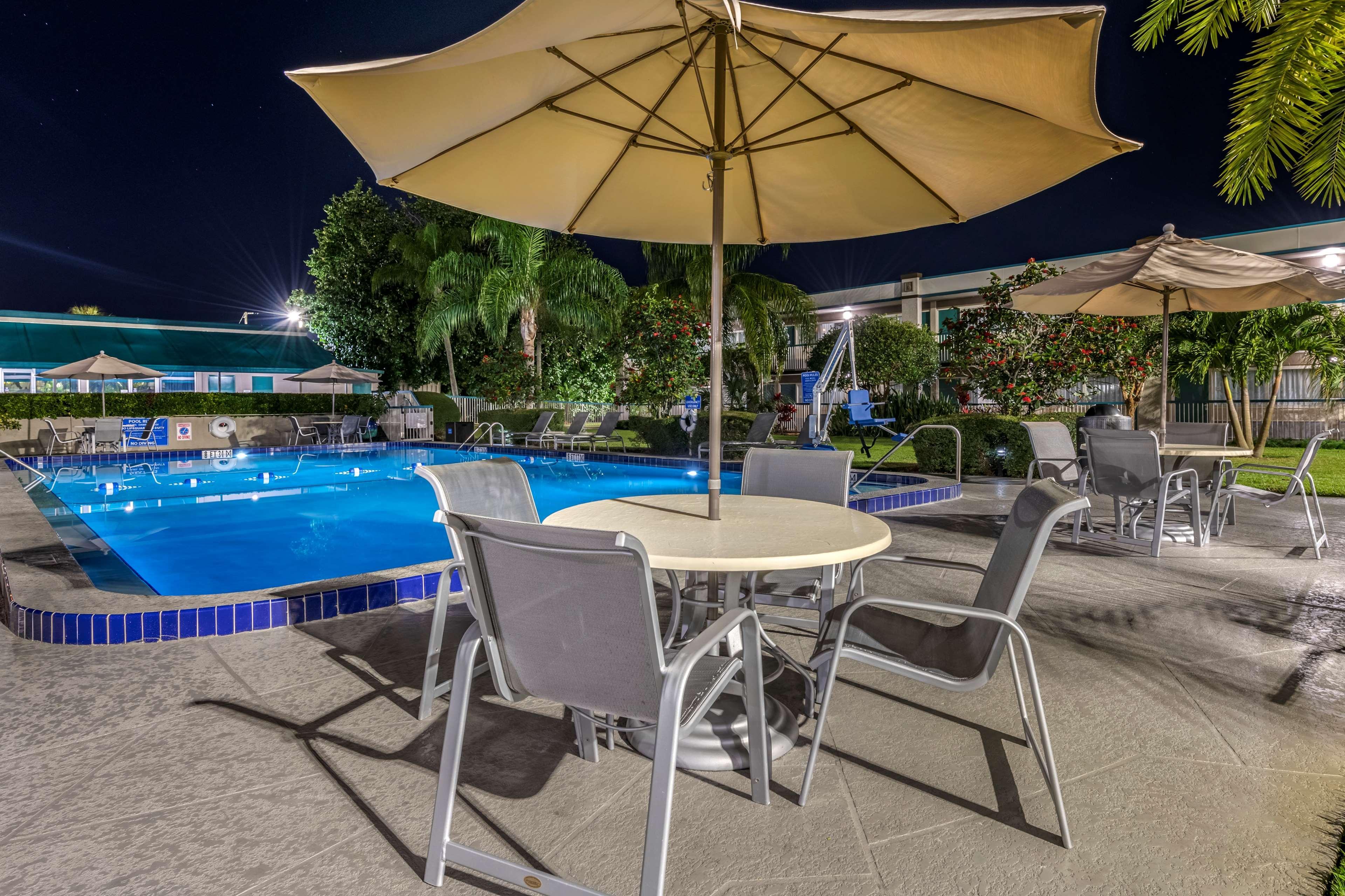 Best Western Downtown Stuart Luaran gambar